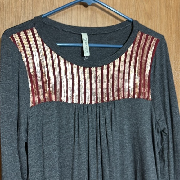 Sun n Moon sequin Striped Long Sleeve Top new size medium - Picture 3 of 4